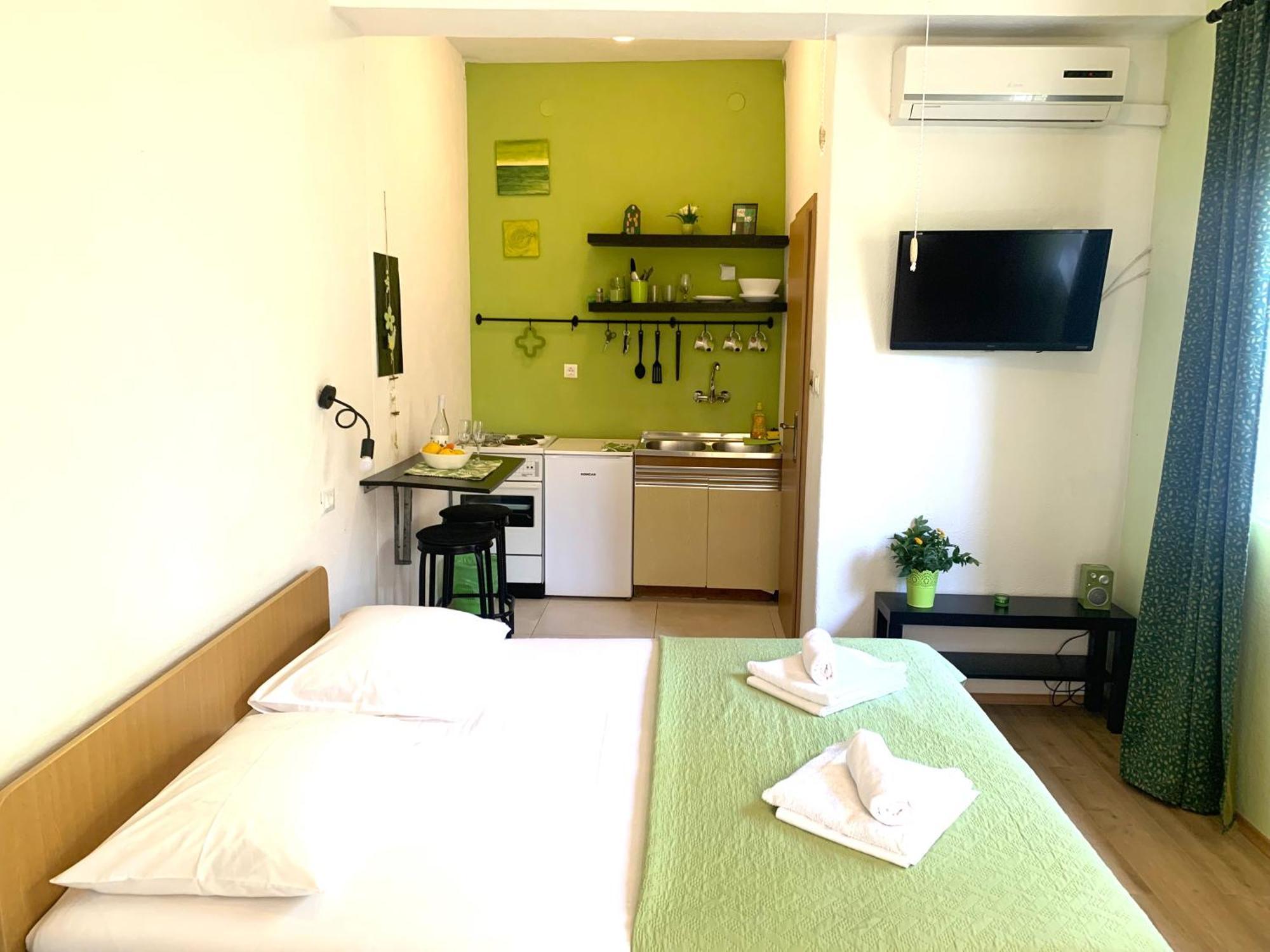 Apartments Garden House Подгора Екстер'єр фото