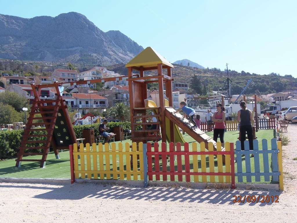 Apartments Garden House Подгора Екстер'єр фото